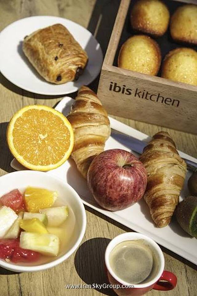 آیبیس مادرید آلکوبنداس