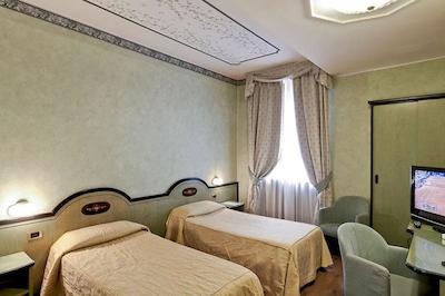 گرند هتل پوچینی