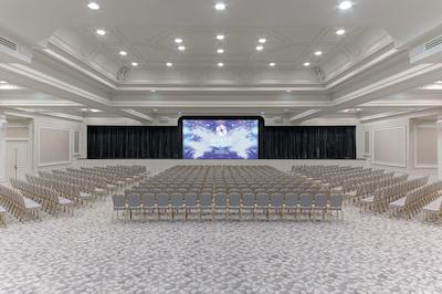 حیات ریجنسی نیس پالاس دی لا مدیترانه