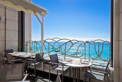 حیات ریجنسی نیس پالاس دی لا مدیترانه