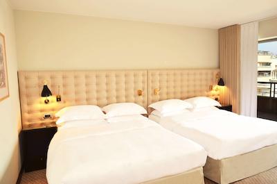 حیات ریجنسی نیس پالاس دی لا مدیترانه