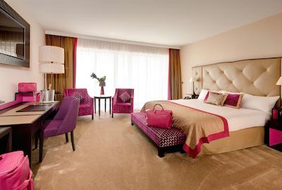 حیات ریجنسی نیس پالاس دی لا مدیترانه