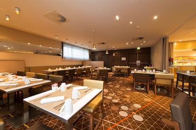 حیات ریجنسی نیس پالاس دی لا مدیترانه