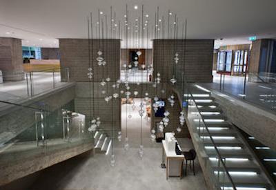 ان اچ کالکشن مادرید اوربیلدینگ