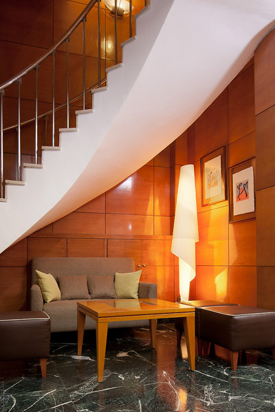 ان اچ کالکشن مادرید اوربیلدینگ