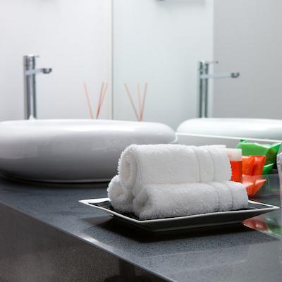 ان اچ کالکشن مادرید اوربیلدینگ