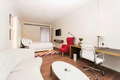 ان اچ کالکشن مادرید اوربیلدینگ