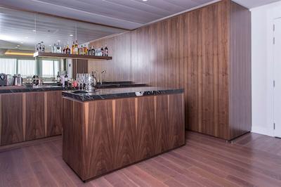 ان اچ کالکشن مادرید اوربیلدینگ