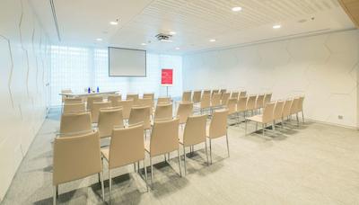 ان اچ کالکشن مادرید اوربیلدینگ