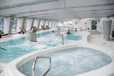 ان اچ کالکشن مادرید اوربیلدینگ