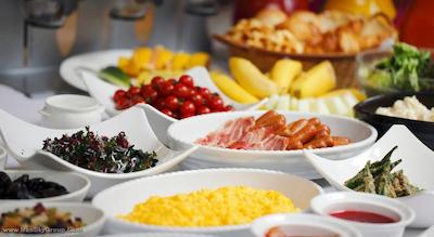 مانتری آکاساکا