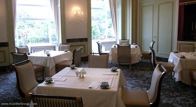 مانتری آکاساکا