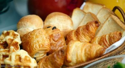 مانتری آکاساکا