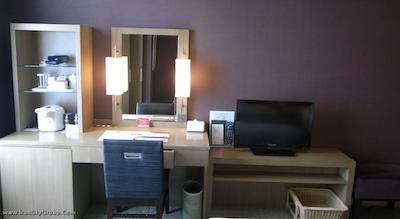 مانتری آکاساکا