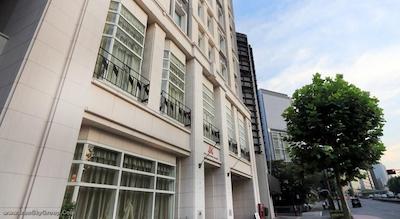 مانتری آکاساکا