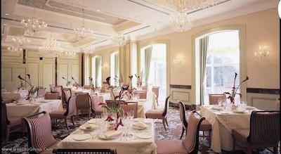 مانتری آکاساکا