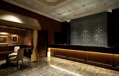 مانتری آکاساکا