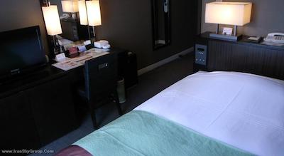 مانتری آکاساکا