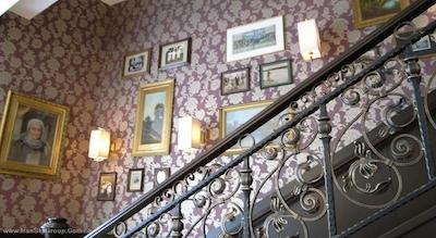 مانتری آکاساکا