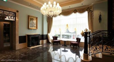 مانتری آکاساکا