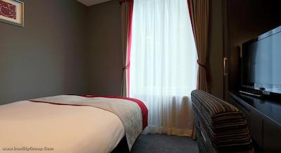 مانتری آکاساکا