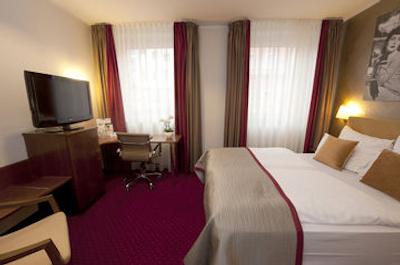 بست وسترن ساوی هتل دوسلدورف