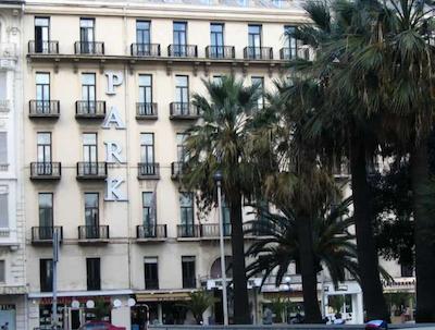 بی4 نیزا پارک