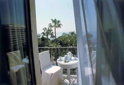 بی4 نیزا پارک