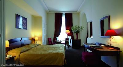 بی4 نیزا پارک