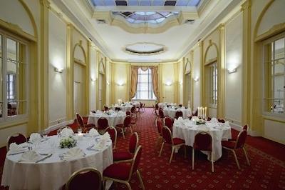 بی4 نیزا پارک