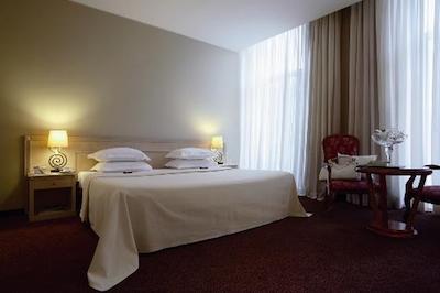 بی4 نیزا پارک