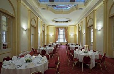 بی4 نیزا پارک