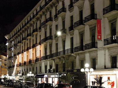 بی4 نیزا پارک