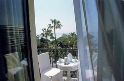 بی4 نیزا پارک