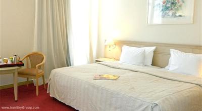 بی4 نیزا پارک