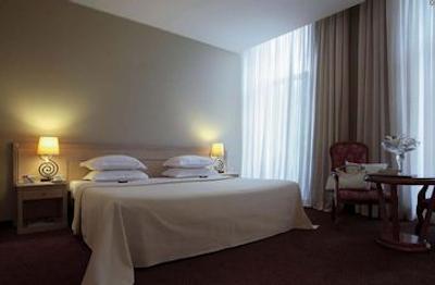 بی4 نیزا پارک