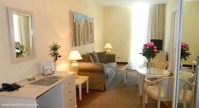 بی4 نیزا پارک