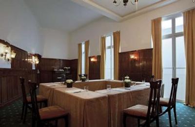 بی4 نیزا پارک