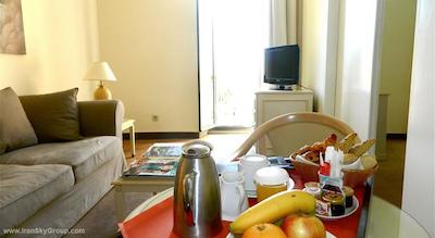 بی4 نیزا پارک