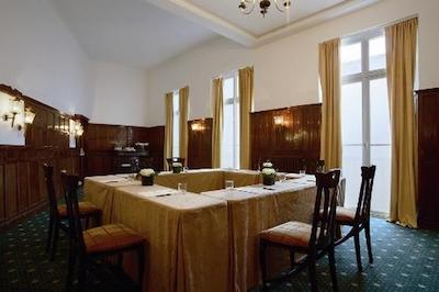 بی4 نیزا پارک