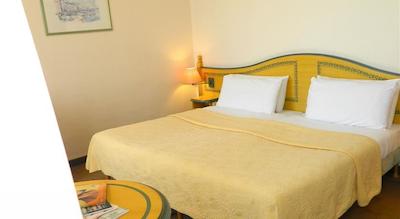 بی4 نیزا پارک