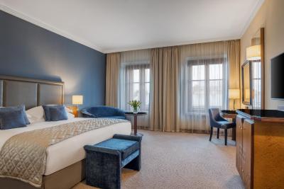 کورینتیا هتل سن پیترزبورگ