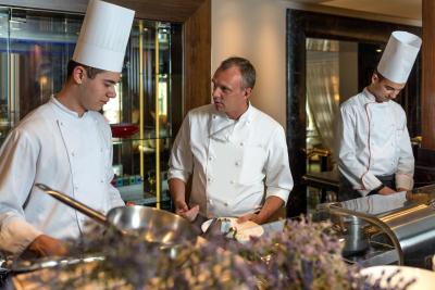 کورینتیا هتل سن پیترزبورگ