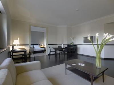 ان اچ میلانو پورتا نوا