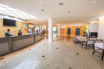 هتل وین ساوت