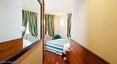 بست وسترن هتل میراژ