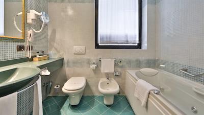 بست وسترن هتل میراژ