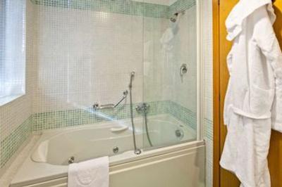 بست وسترن هتل میراژ