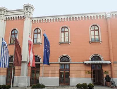 رنسانس امپریال ریدینگ اسکول