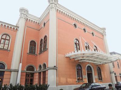 رنسانس امپریال ریدینگ اسکول